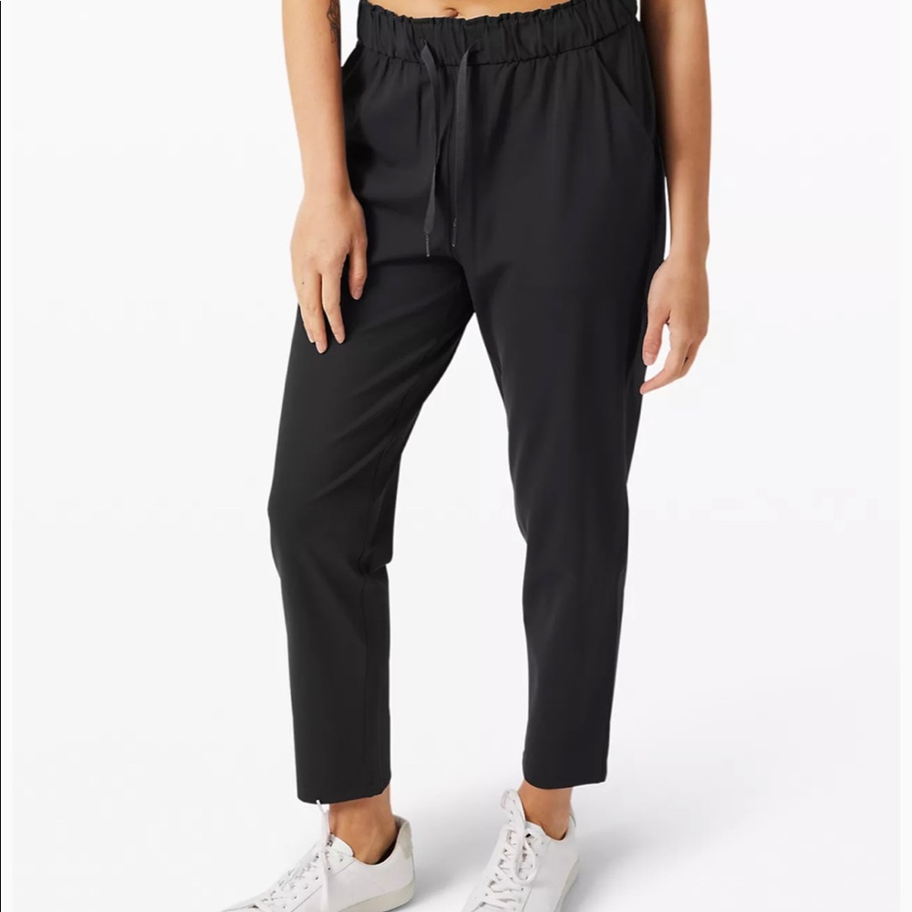 Lululemon on the fly pant